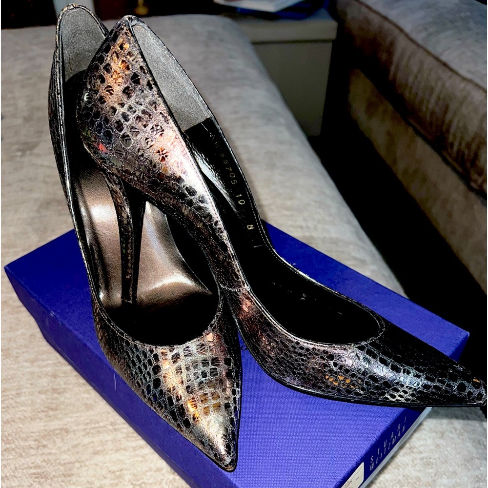 Stuart Weitzman, Size 10, Naughty Bauxite Mini Gator! Great condition!